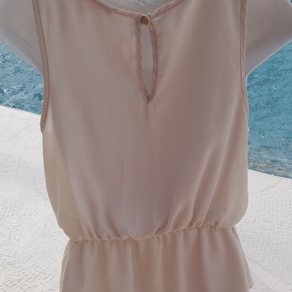 Too small - Picture 4 of 4